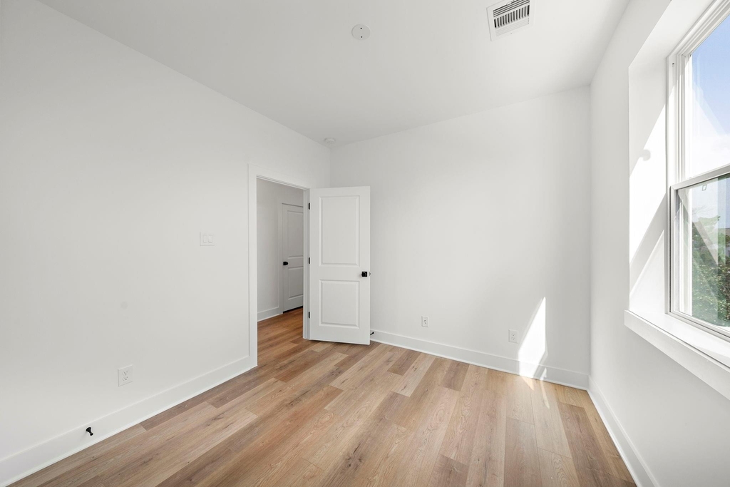 835 Elkhart Street - Photo 31