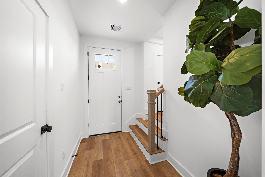 835 Elkhart Street - Photo 8