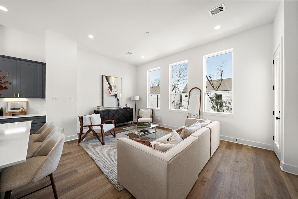835 Elkhart Street - Photo 14