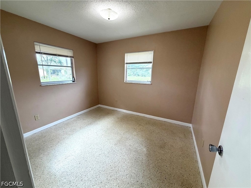 1407 Juddale Street E - Photo 4