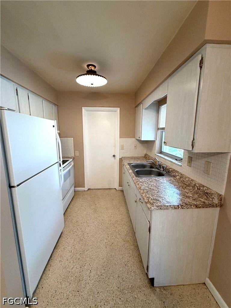1407 Juddale Street E - Photo 3
