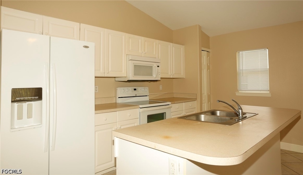 4754 Leonard Boulevard S - Photo 4