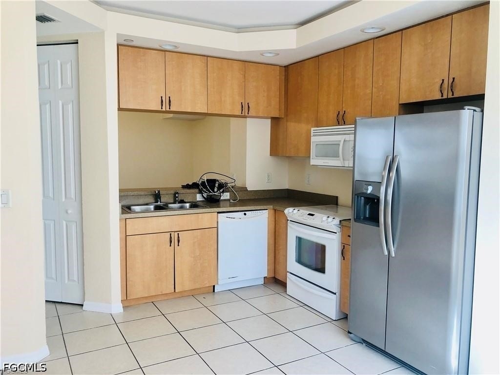 1101 Van Loon Commons Circle - Photo 3