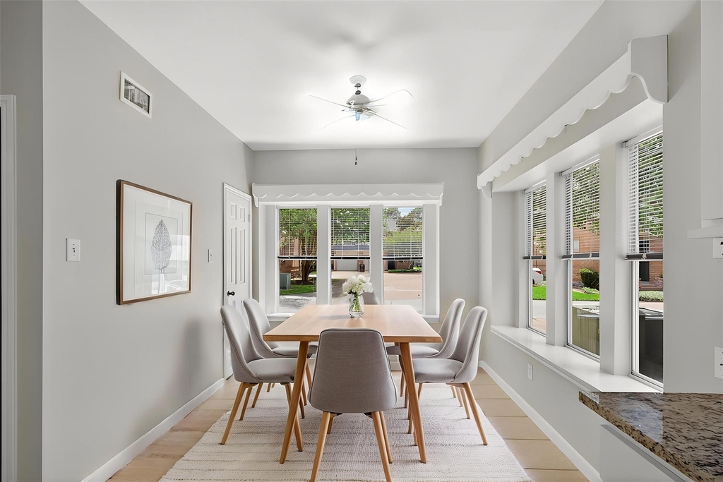 5515 Strack Road - Photo 8