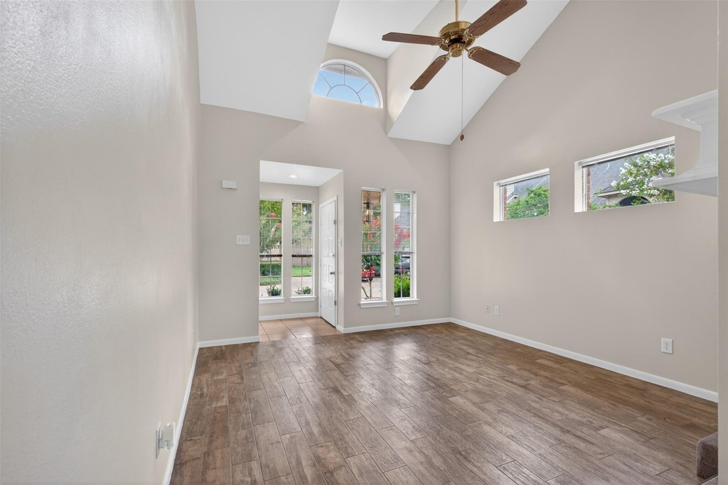 5515 Strack Road - Photo 3