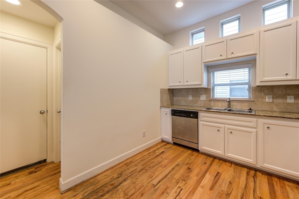 2710 Hullsmith Drive - Photo 11