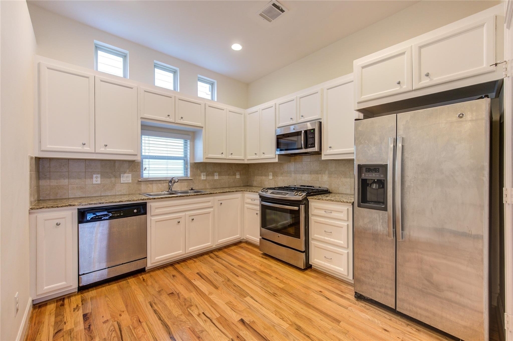 2710 Hullsmith Drive - Photo 10