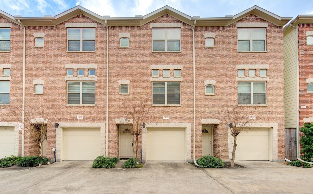 2710 Hullsmith Drive - Photo 2