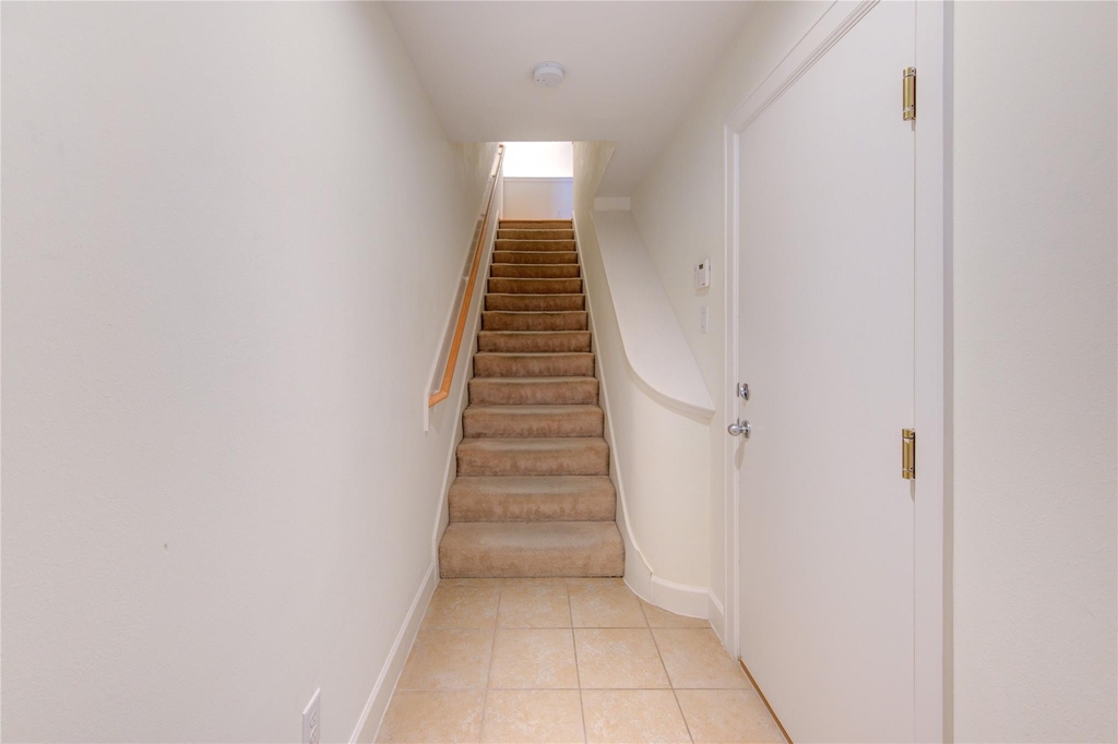 2710 Hullsmith Drive - Photo 4