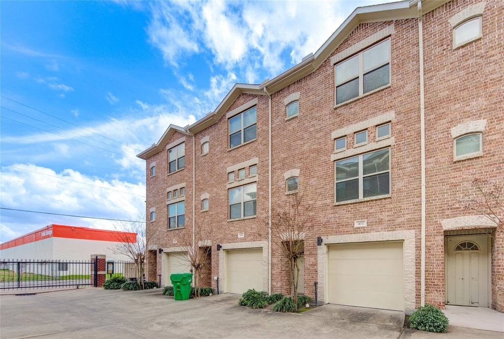 2710 Hullsmith Drive - Photo 3
