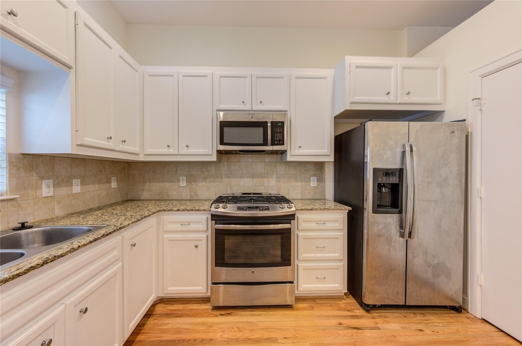 2710 Hullsmith Drive - Photo 9