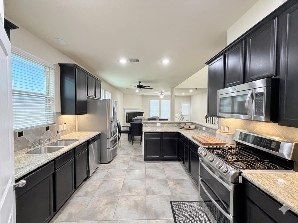1247 S Maple Drive - Photo 2