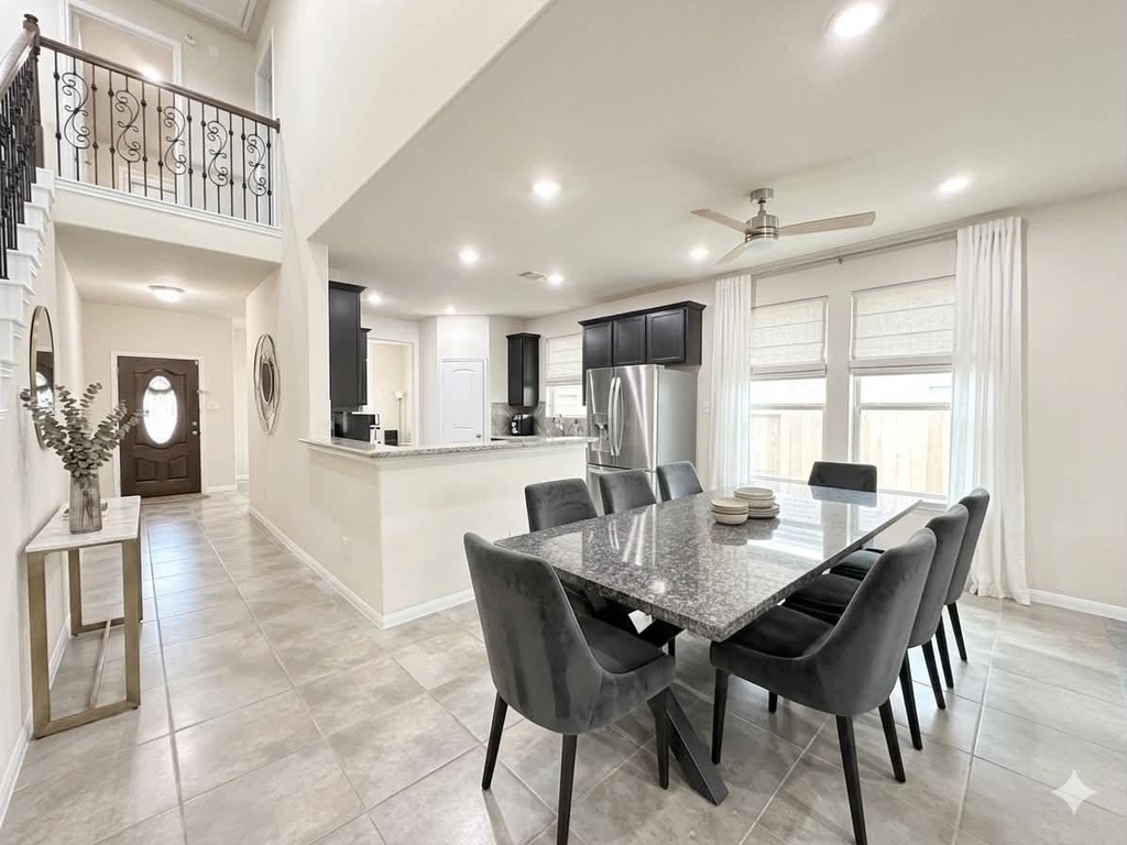 1247 S Maple Drive - Photo 4