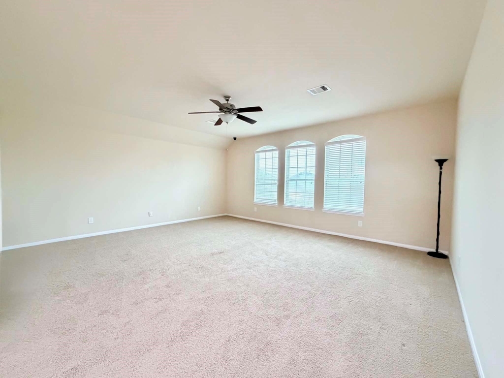 1247 S Maple Drive - Photo 15