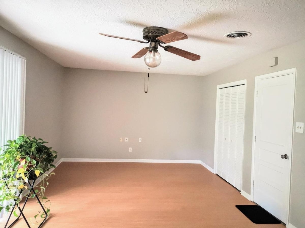 5527 Darnell Street - Photo 9