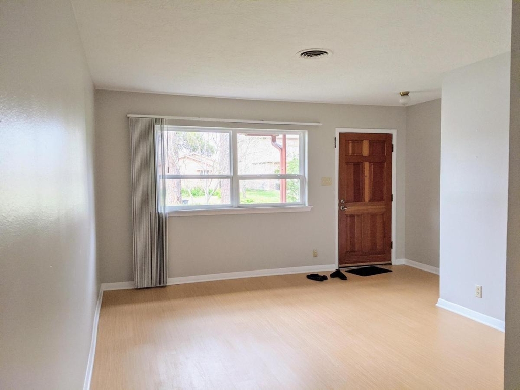 5527 Darnell Street - Photo 4