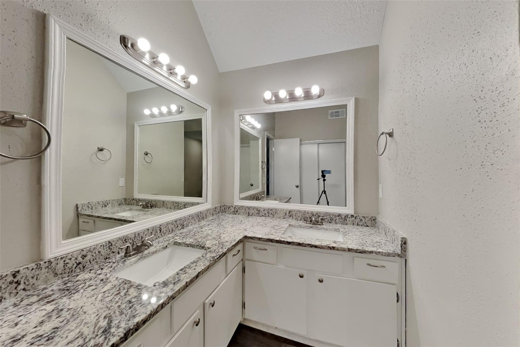 13215 Noblecrest Drive - Photo 7