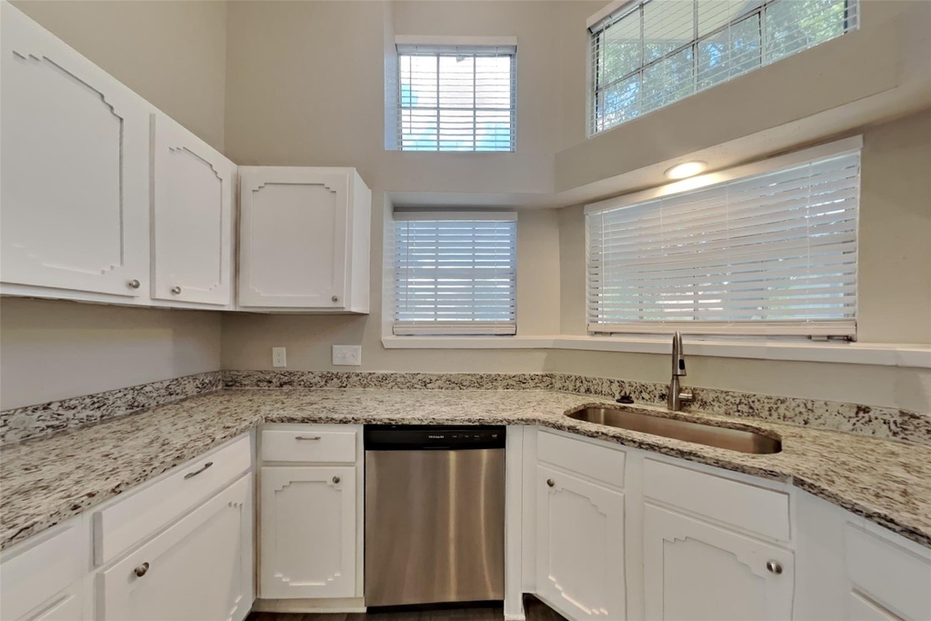 13215 Noblecrest Drive - Photo 4