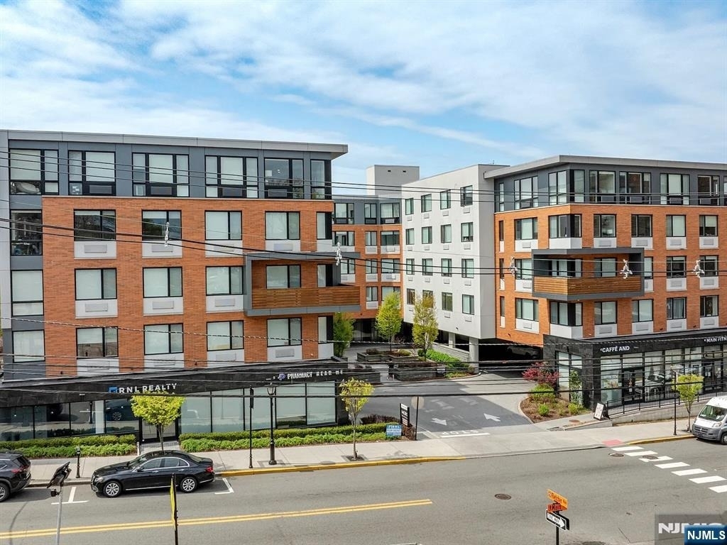 470 Main - Photo 3