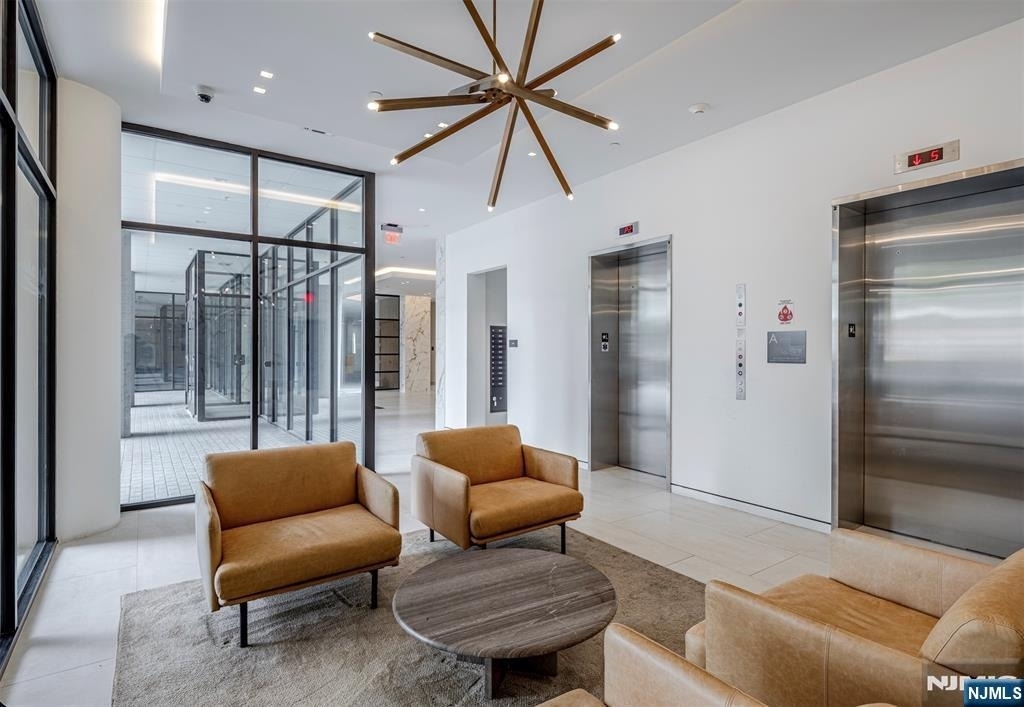 470 Main - Photo 5