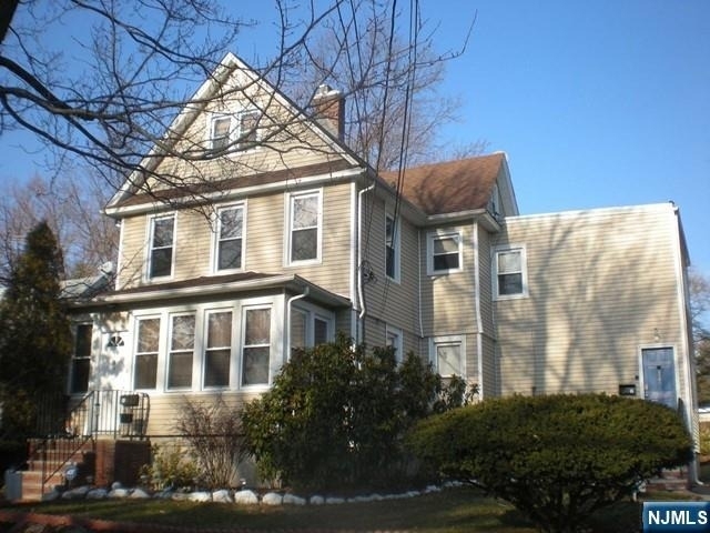 147 Phelps - Photo 1