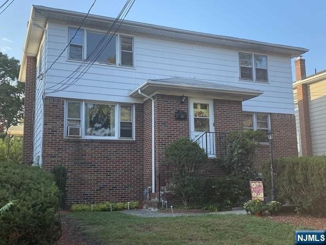 175 Delafield - Photo 0