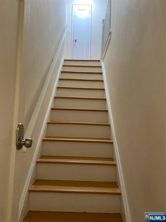 350 Gilbert - Photo 1