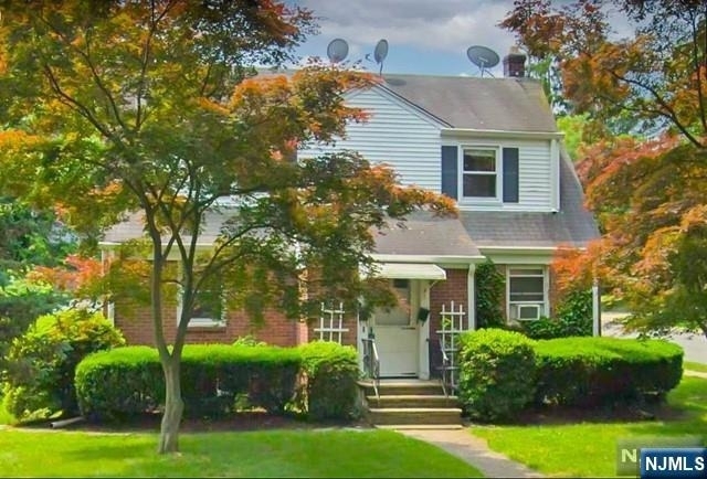 350 Gilbert - Photo 0