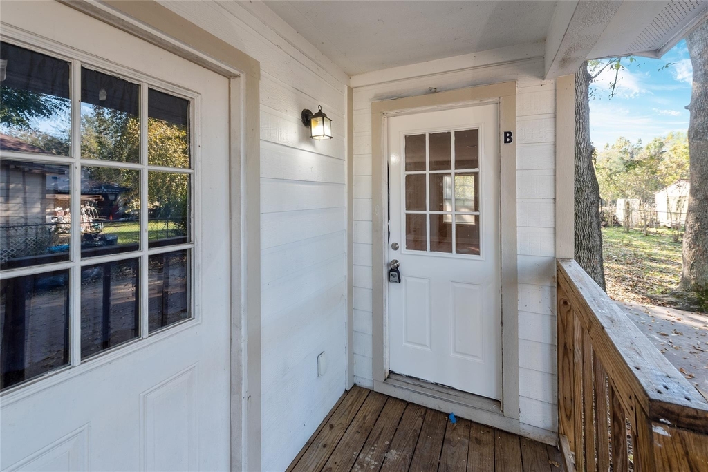 1728 Connorvale Road - Photo 2