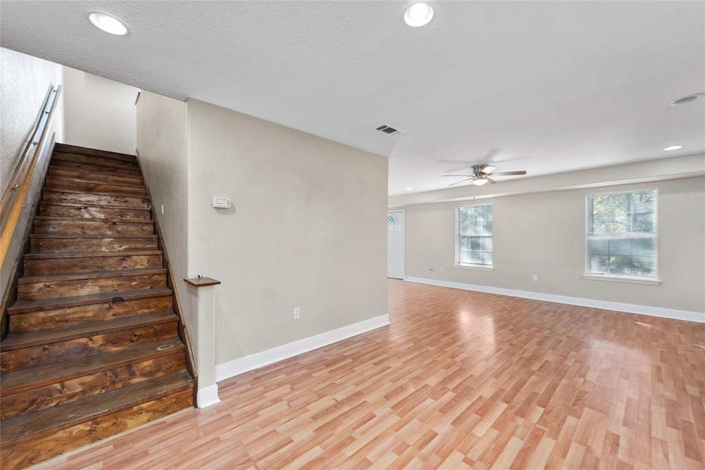 1728 Connorvale Road - Photo 4