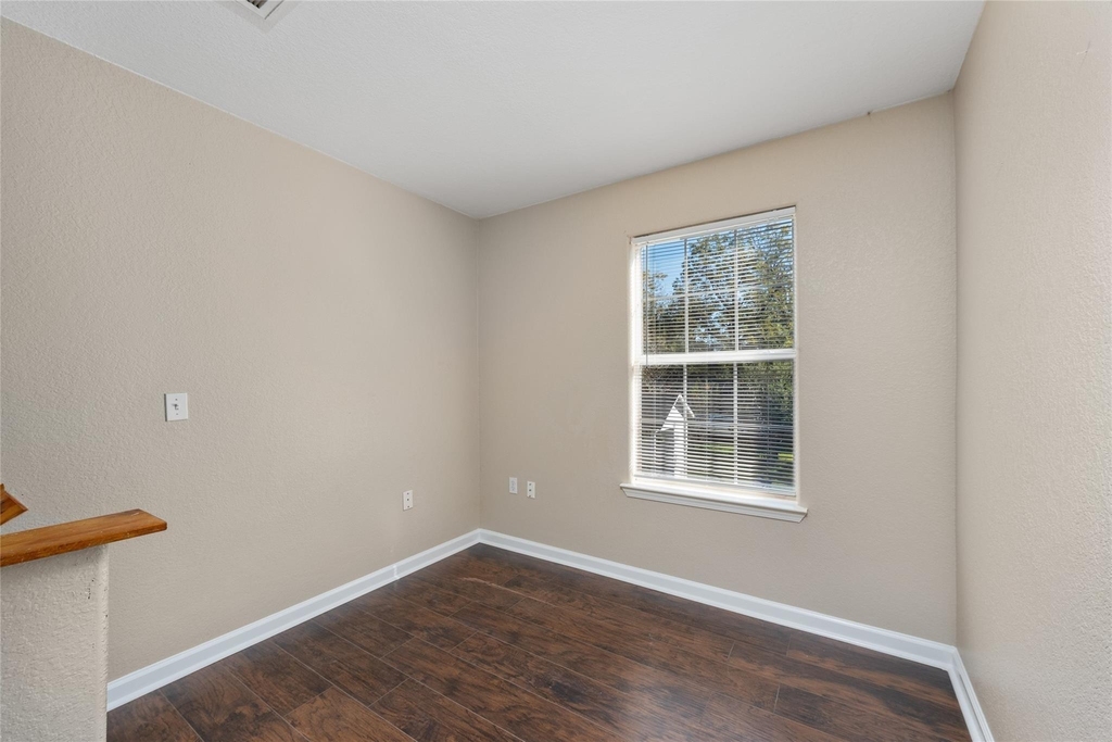 1728 Connorvale Road - Photo 13