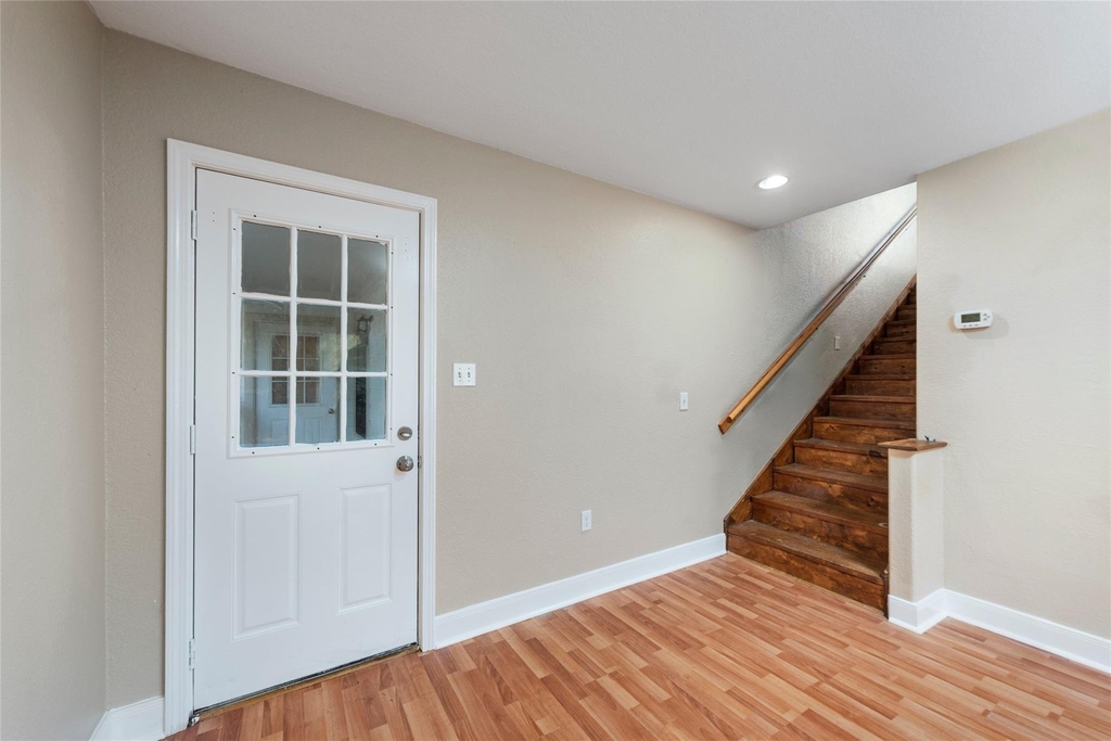 1728 Connorvale Road - Photo 3