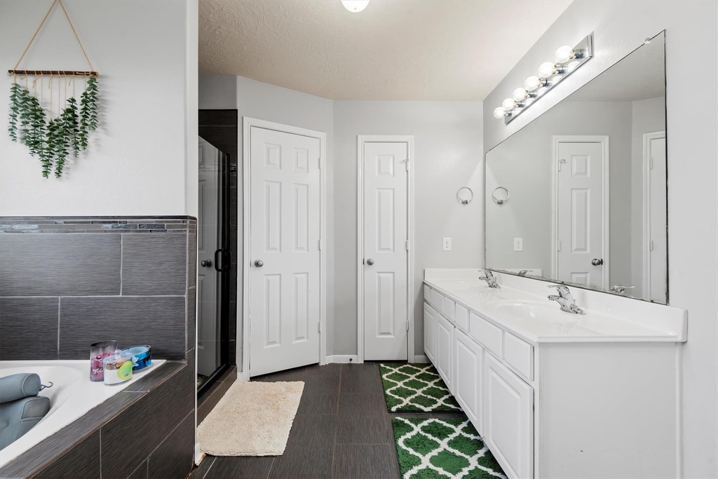 5614 Savannah Woods Lane - Photo 17