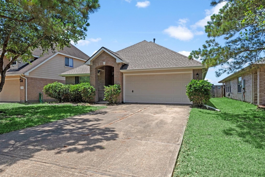 5614 Savannah Woods Lane - Photo 0