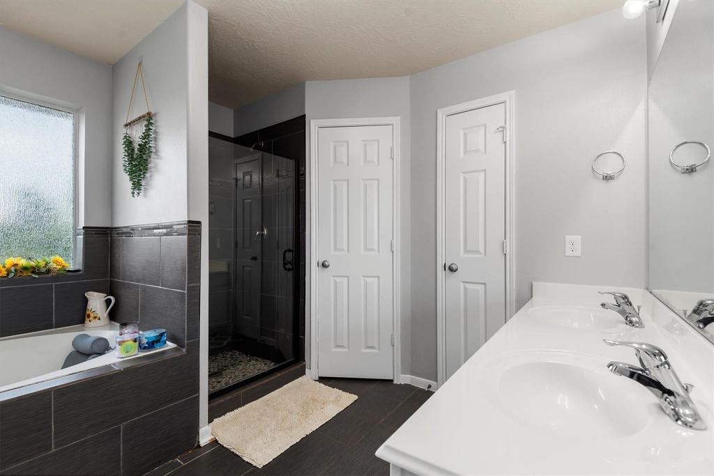 5614 Savannah Woods Lane - Photo 18