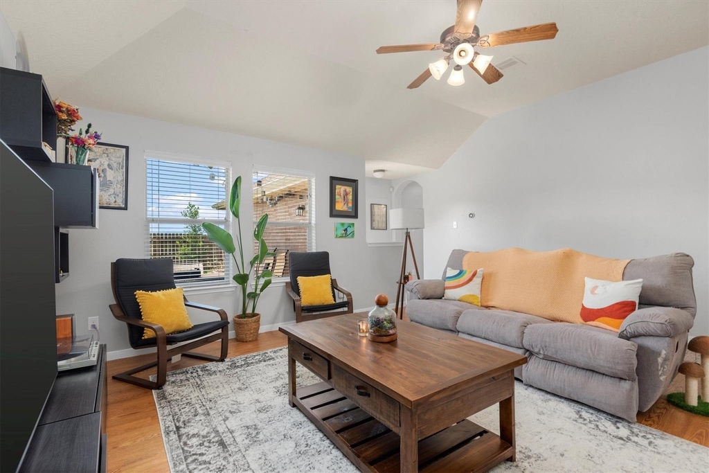 5614 Savannah Woods Lane - Photo 2