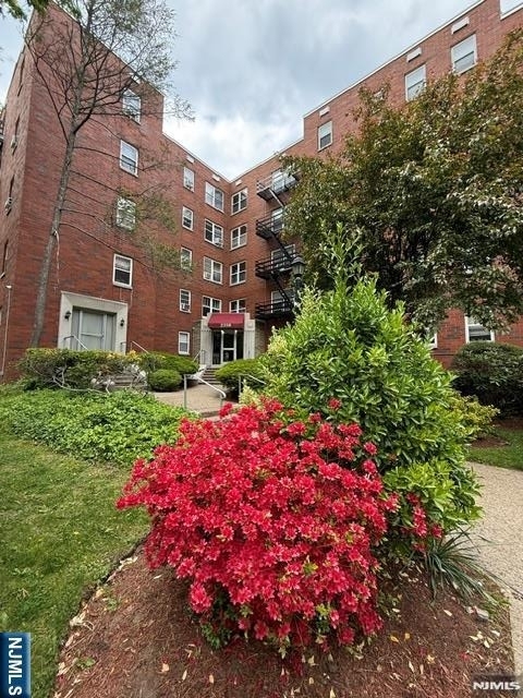 2350 Linwood - Photo 16