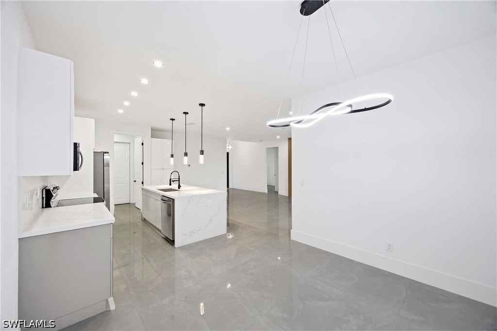 2504 23rd Street W - Photo 11