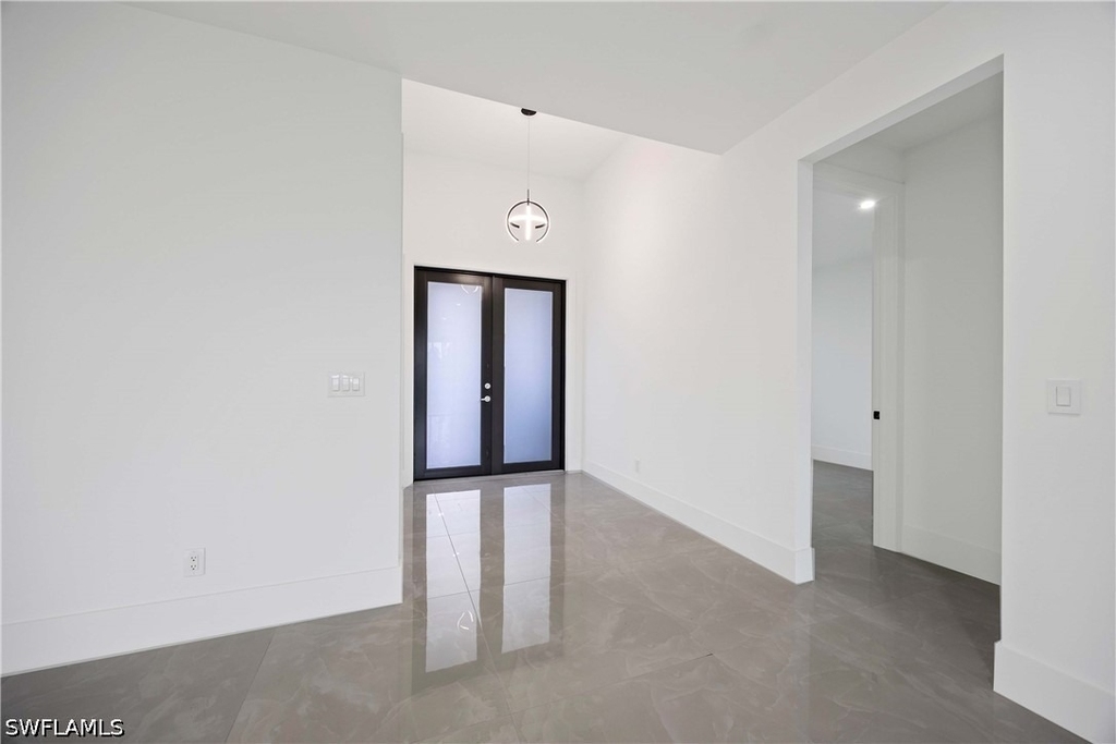 2504 23rd Street W - Photo 4