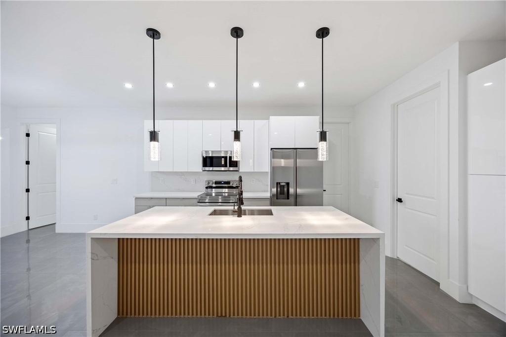 2504 23rd Street W - Photo 13