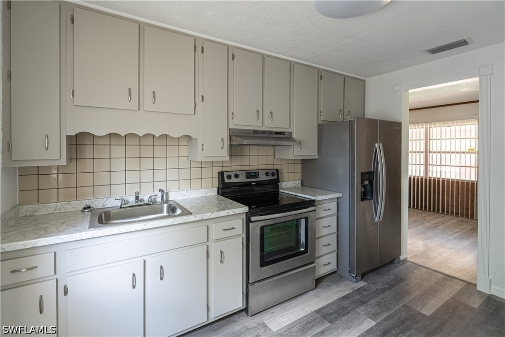 2352 Sunny View Drive - Photo 5