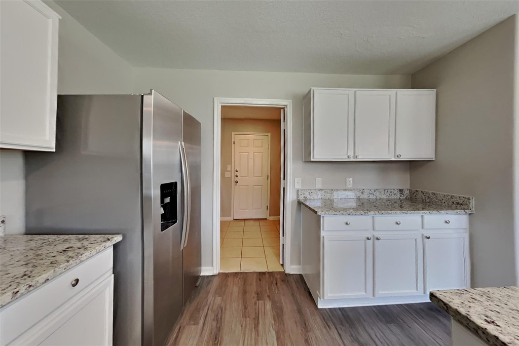 4714 Pin Oak Creek Lane - Photo 3