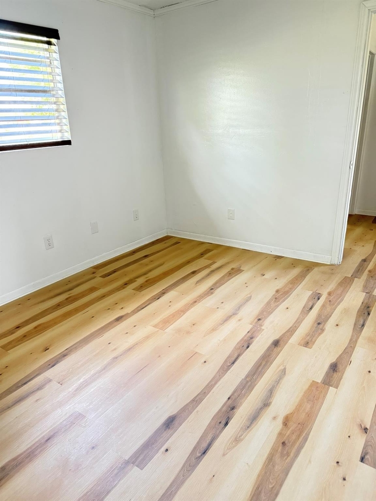11414 Sralla Road - Photo 9
