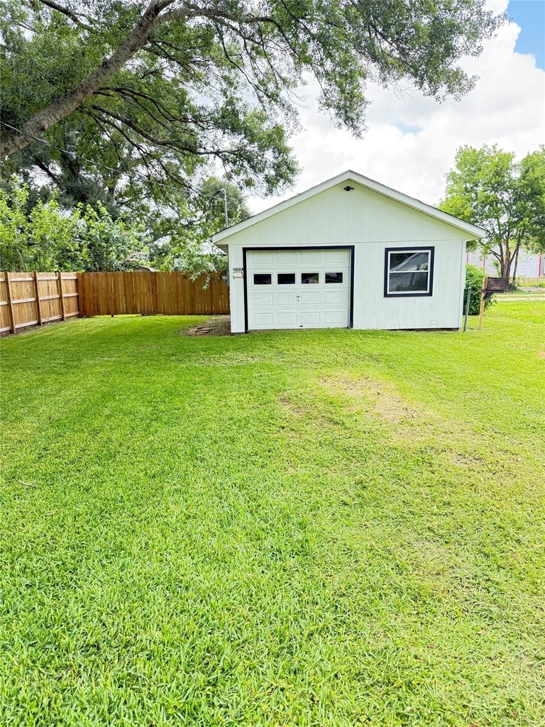 11414 Sralla Road - Photo 0