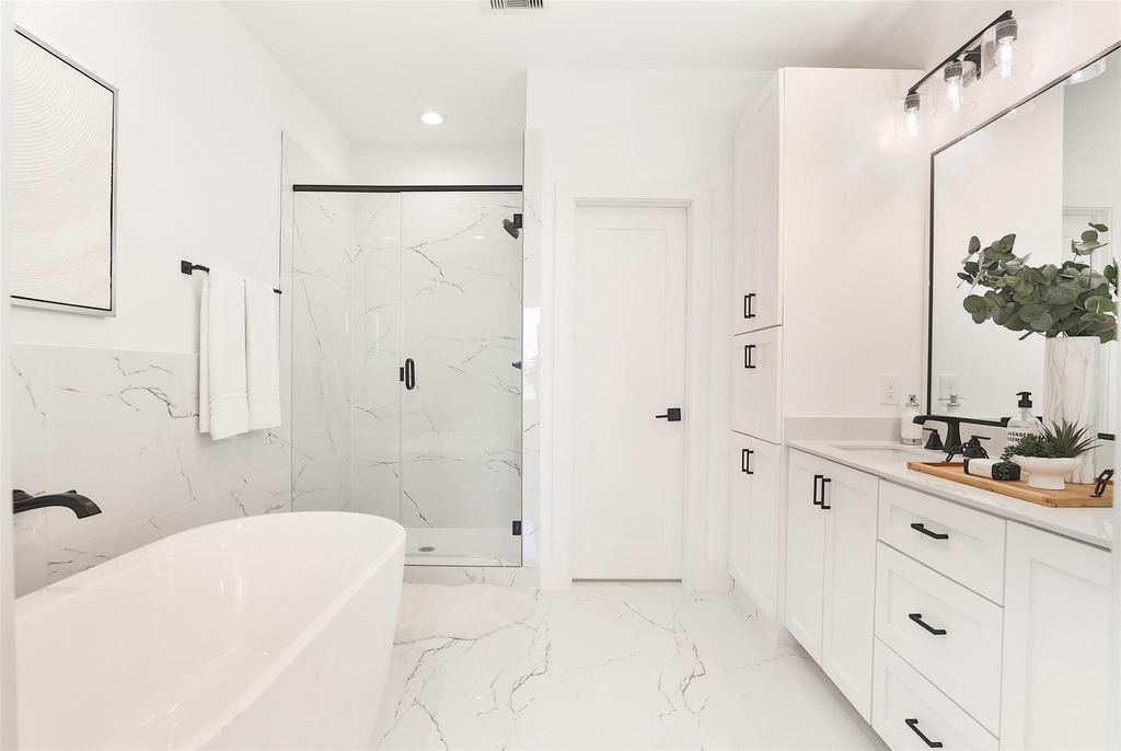 1020 W 15th 1/2 Street - Photo 32