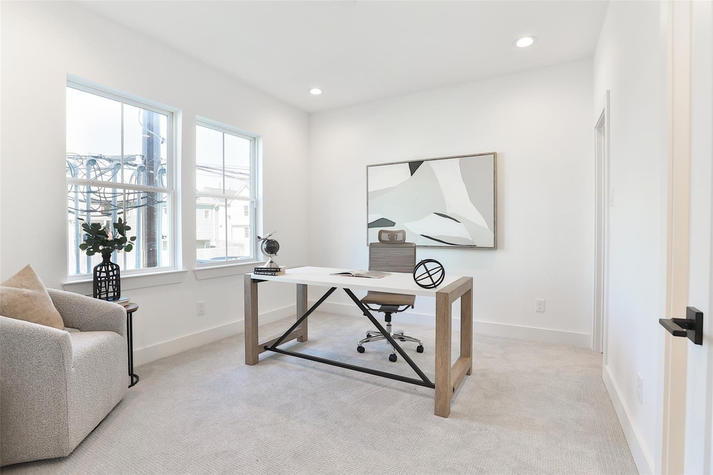 1020 W 15th 1/2 Street - Photo 5