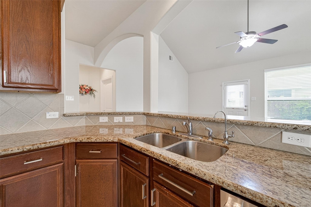 25018 Diamond Ranch Dr - Photo 15