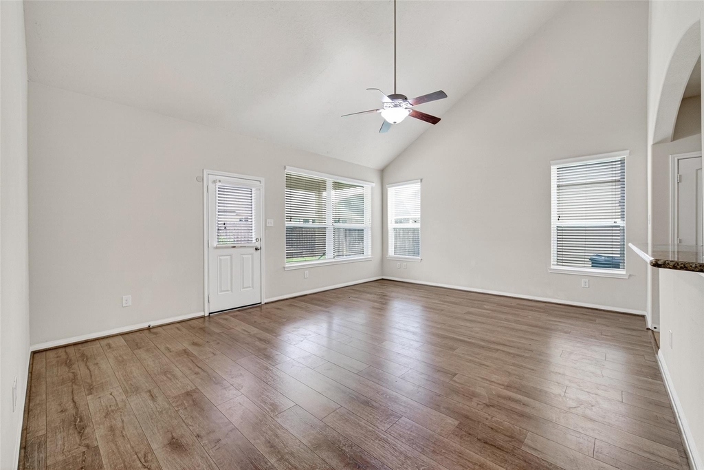 25018 Diamond Ranch Dr - Photo 13