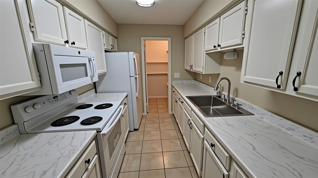 7400 Bellerive Drive - Photo 6