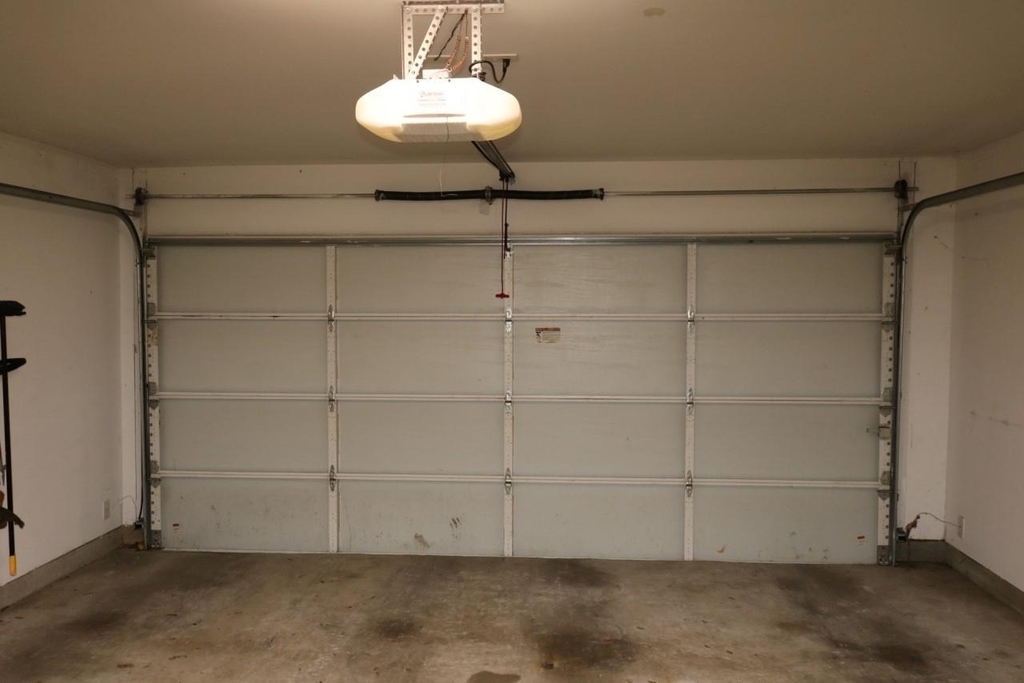 1046 W 25th Street - Photo 24